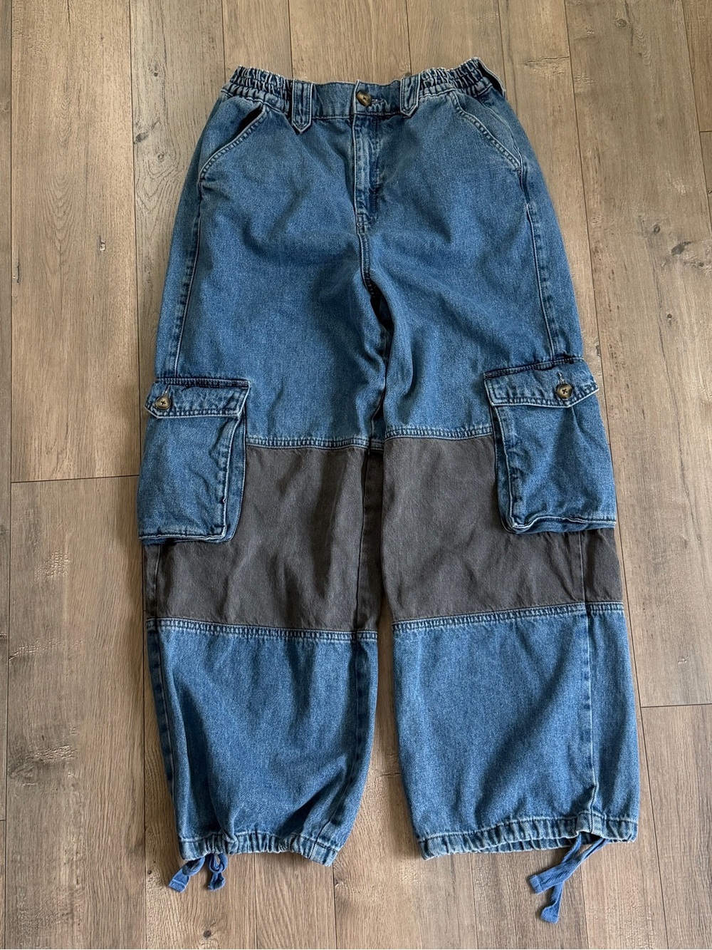 Two-Tone Cargo Baggy High Rise Jeans Size 29